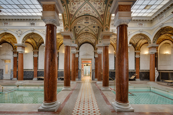 Swimming pool closing at Mariánské Lázně